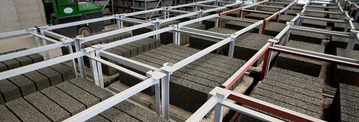 Do you want to contract a Spanish concrete block machine manufacturer?