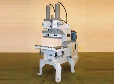 Machinery for especial finishes in concrete blocks 