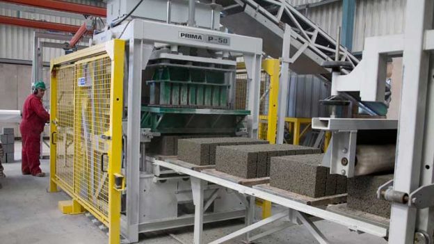 What kind of concrete block machine do you need for your factory?